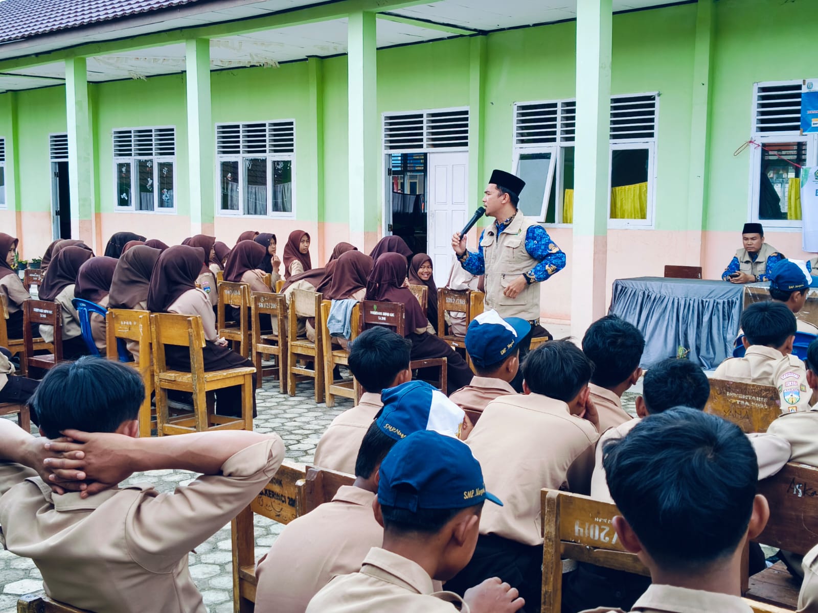 KUA Kayu Aro Gelar BRUS di SMPN 49 Kerinci, Perkuat Karakter dan Ketahanan Remaja