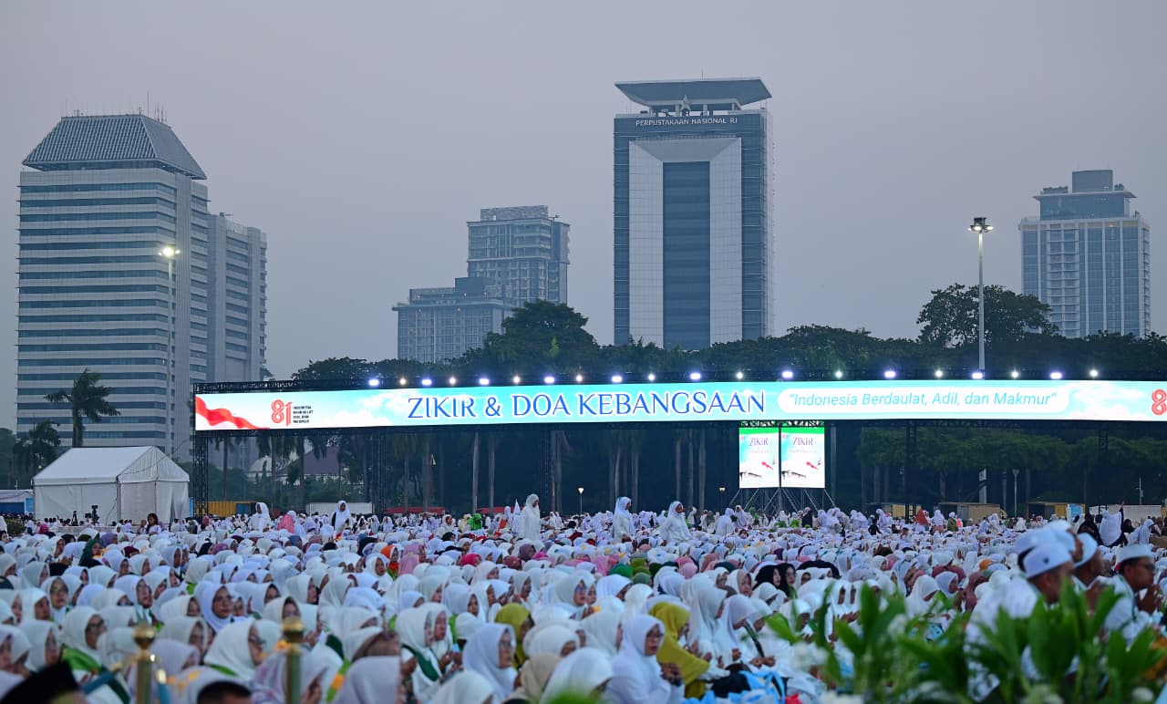 100.000 Jemaah Hadiri Zikir dan Doa Kebangsaan di Monas, Wujud Syukur atas Kemerdekaan Indonesia